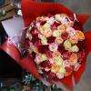 Bouquet de 100 roses gagnées au tirage au sort pour la Fête des Mères