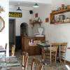 Une première salle dans l'esprit d'une épicerie d'autrefois