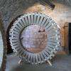 Roue - en parpaings et bois tenus par une sangle
