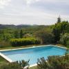 La piscine avec la vue