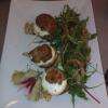 Feuilleté de chèvre fermier mesclun de salades à l’huile d’olive 