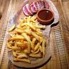Magret de canard grillé, et portion de frites maison à savourer au bistrot Le Champ du Coq à Bourges (18)