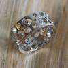 Bague "Bilbao". Or gris et diamants.