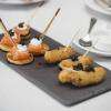 canapés
saumon gravlax aux agrumes sur blinis de pomme de terre
huître croustillante, choux fleur, caviar