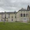 le côté du château