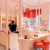Pâtisseries, champagnes, confettis et musique : Chez Bogato est LA pâtisserie de référence sur Paris et en Région parisienne pour toutes vos fêtes, anniversaires, mariage, baptêmes, événements de famille ou entre amis... Ce sont des pâtisseries décorées mais attention : ici, le goût prime autant que le visuel. Biscuit moelleux ou madeleine, crèmes mousselines infusées ou ganaches montées, inserts fruités ou dacquoises, décor en pâte d'amande 33% de fruit pour des goûts et des textures soient incroyables... À tester d'urgence.
