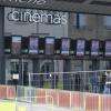 l'entrée du cinéma