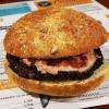 Le burger de décembre, foie gras et confit d'oignons. Un vrai régal ! 