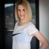 Séverine, coach diplômée et passionnée assure à la fois tous les cours dispensés et les séances de coaching en solo et en duo
