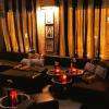 Le Club Rayé vous accueille dans une ambiance lounge.