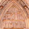 Le tympan de la façade de la collégiale