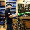 Réparation d'un vélo Brompton, atelier Cyclo de Ville, Paris 10ème