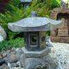 Lanternes japonaises ou lanternes chinoises en granit pour la décoration du jardin.