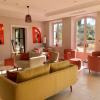 L'art s'installe dans les salons