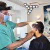 Tracé du trajet des fils tenseurs permanents avant anesthésie locale puis début des opérations esthétique, à savoir : lifting visage, foxy eyes et suppression d'un double menton.