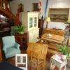 Association meubles peints et meubles en bois naturels