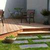 Terrasse bois de jardin installée par les équipes de Duchaine Paysagiste