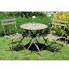 Salon de jardin : chaises et table