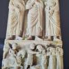 le tombeau des martyrs, exécuté à la fin du XIIe siècle, la plate-tombe en pierre, de 2,36m de long sur 1,20 m de large et 0.20 m d'épaisseur. En haut les 3 martyrs représentés, et en bas les scènes de leur martyre.