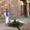 Une autre fontaine devant l'abbatiale en grés rose des Vosges de Marmoutier