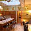 Arras centre, studio 25m2 avec volume, lit double et clic-clac,TV 60cm 27 chaînes, bar, cuisine entièrement équipée, Internet gratuit par wifi.