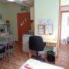 Arras, hyper-centre, studio meublé et équipé, toutes charges comprises (aucune démarche à faire), lit simple, matelas haute densité, TV 80cm 27 chaînes, 3 fenêtres plein sud, stores occultants, Internet gratuit par wifi. Laverie privée pour les 6 locataires de l'immeuble.