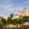 Le château d'Esparron, qui propose désormais des chambres d'hôtes