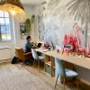 Zoom sur une partie de l'open space de l'agence.