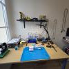 Cette partie de l'atelier est dédiée aux démontages, remontages des téléphones, ordinateurs, consoles de jeux et tablettes. Cette partie est également dédiée aux petits diagnostics