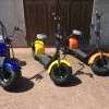 La société ExellBiz vous propose ces magnifiques scooters électriques type Harley à grosses roues homologués CE.
Modèles disponibles de suite, 1500W pour une vitesse max de +/- 50 Km/h et d'une autonomie de 60 km (selon utilisation).
Batterie lithium, LED, freins à disques, selle passager en option...
Facilement rechargeable