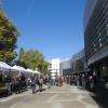 Tentes ou food trucks : le parvis est souvent très animé !