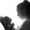 Bébé est arrivé, il remplit vos vies, nous vous aidons à remplir l’album photo d’une séance de bonheur. Nous sommes photographes mais aussi parents. C’est pour cela que nous apportons un soin particulier au bien être du nouveau né et des parents. Une photo avec un nouveau né s’est intégrer un rythme, le sien.