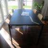 modèle de table et de chaises
