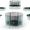 La gamme France Trampoline est composée de formes et de tailles diverses et variées : ronds, ovales, octogonales, rectangulaires...