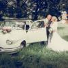 Mariage photo de couple avec voiture