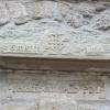 Inscription : "1520 25 Marci", et un motif caducée