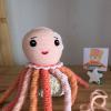 Eve la petite pieuvre va bientôt rejoindre les petites mains de votre bébé.
Elle est mignonne et robuste et assez douce pour dormir.
Eve la petite pieuvre est crochetée en fil en 100 % coton bio d’Égypte mercerisé.
Vous pouvez la retrouver dans la boutique.
https://larcencieldeghis.com/produits/eve-la-petite-pieuvre405/