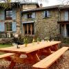La grande table dans la cour