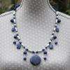 Collier en Lapis Lazuli et Métal Argenté.
Monté sur câble acier.
Fermoir mousqueton Métal Argenté.
Poids : 69 g
Longueur : 50 cm