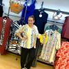 Miss Curvy 2021 pose comme modèle, pour présenter les nouvelles collections de Grande Classe, magasin de vêtements de grandes tailles à Vierzon (18), près de Bourges