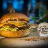 Le burger vegan smashé : Green Smash 
Best seller de notre offre il a séduit les amateurs de Burgers et meme les non Vegan grace à ses steaks végétaux parfaitement cuit et la célèbre sauce rose maison