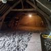 Isolation d'un comble par soufflage de laine de roche, avec réhausse de trappe et passerelle d'accès à la VMC, antenne TV