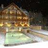 Résidence Pré des Ors avec le Spa Balnéo.
piscine extérieure chauffée été comme hiver