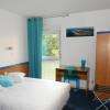 Chambre double de l' Hôtel du Delta à Biganos sur le Bassin d' Arcachon.