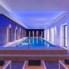 Piscine intérieure de l'Hôtel du Roi