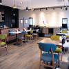 Salle restaurant de l'Hotel Ibis Styles et Budget Saint-nazaire