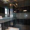 salle de bain chambre familiale