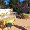 Terrasse du restaurant avec vue sur les collines Cévenoles 