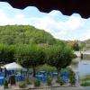 La terrasse sur le lac d'Eguzon.