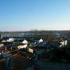 Sur les toits de Saintes, la Charente sur la droite de la photo...